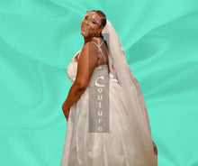 Cargar imagen en el visor de la galería, Vee&#39;s blissful gem bridal dress 6

