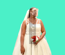 Cargar imagen en el visor de la galería, Vee&#39;s blissful gem bridal dress 2

