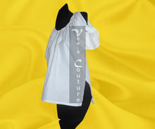Cargar imagen en el visor de la galería, Vee&#39;s Couture Creole cold shoulder Blouse side
