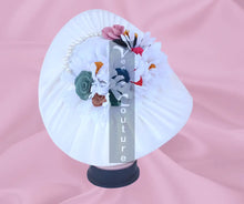 Charger l&#39;image dans la galerie, Vee&#39;s Couture Hat Daisy 2
