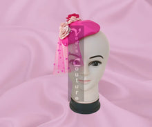 Cargar imagen en el visor de la galería, Vee&#39;s Couture Hair Clip 1
