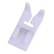 Charger l&#39;image dans la galerie, Universal / Zig Zag / Straight Stitch Snap On Presser Foot. For domestic sewing machines 1
