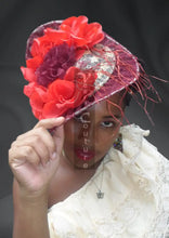 Cargar imagen en el visor de la galería, Vee&#39;s Couture Hat Rose Basket 2

