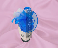 Cargar imagen en el visor de la galería, Vee&#39;s Couture Hat Sapphi 2
