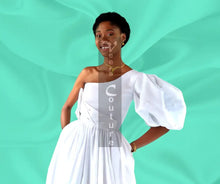 Cargar imagen en el visor de la galería, Single Shoulder Wedding Dress - Here the sleeves versatility is shown., and model highlights pockets. 
