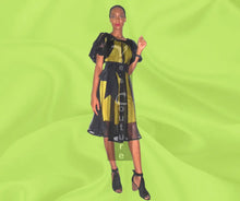Cargar imagen en el visor de la galería, Vee&#39;s Versatile Lace Dress 5
